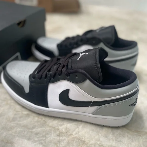 Air Jordan 1 Low - Picture 6 of 12